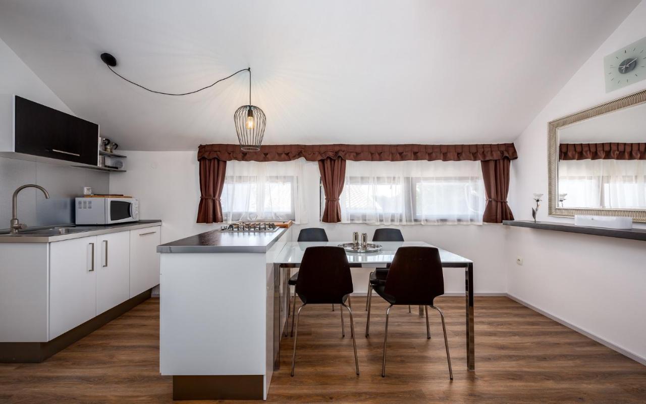 Apartment Katoro *